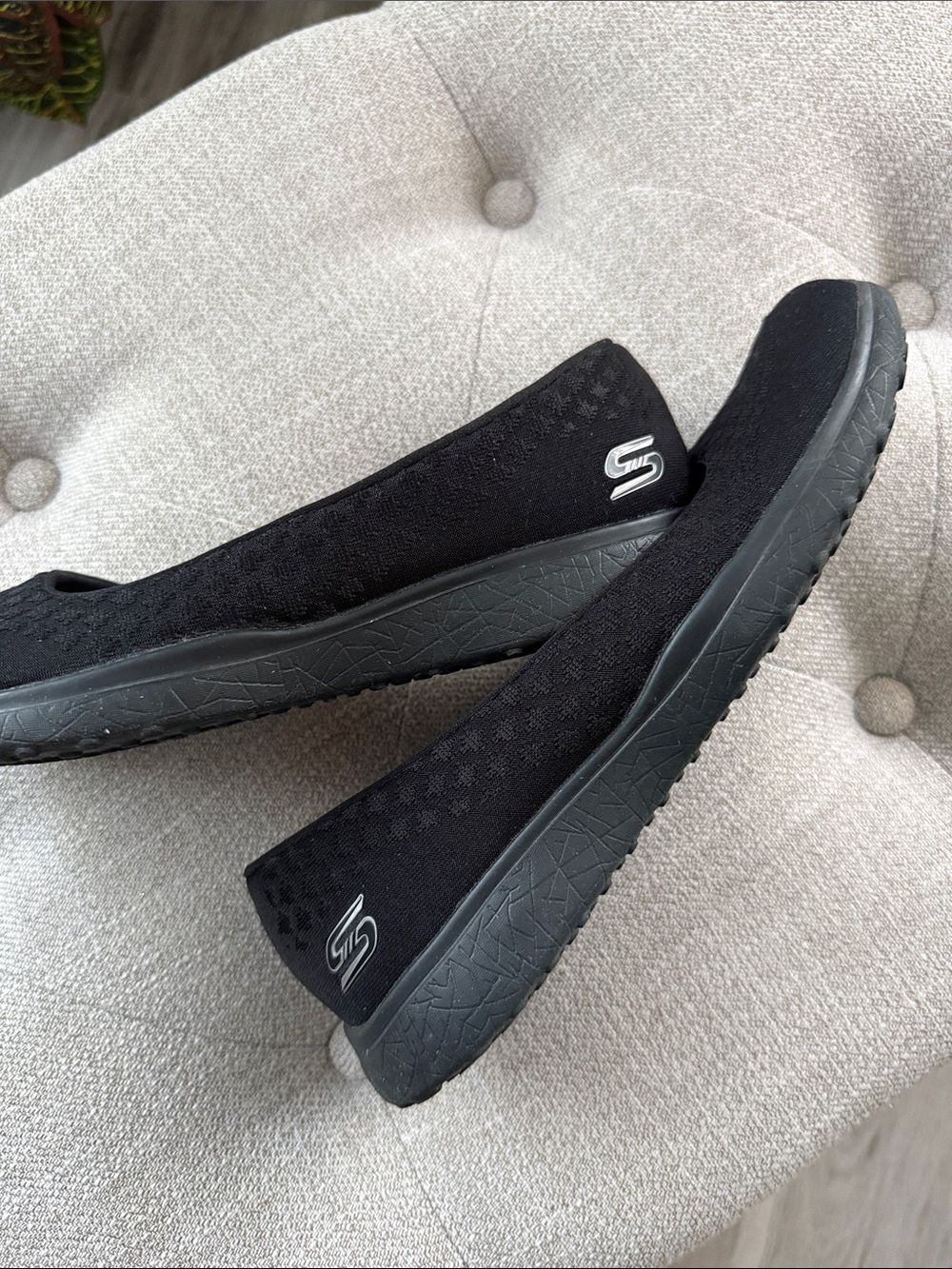 Skechers Women’s Black Memory Foam Slip-On Flats - Picture 4 of 4